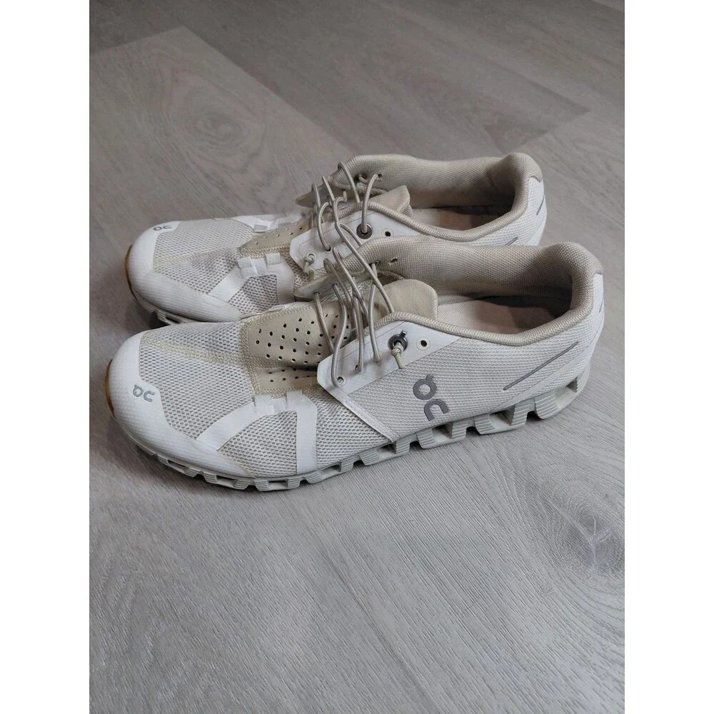 On Cloud Womens Cloud 5  Sand White Running Shoes Size 9.5 Mesh Low Top